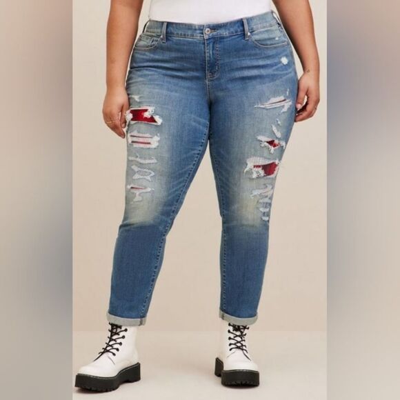 Torrid Straight Vintage Stretch Mid-Rise Rip & Repair Jean size 18 - Picture 1 of 7